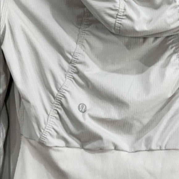 Lululemon jacket size 6 - Picture 6 of 6